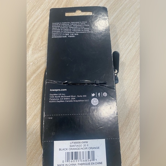 Lowepro Santiago 20 II Camera Case - Picture 5 of 7